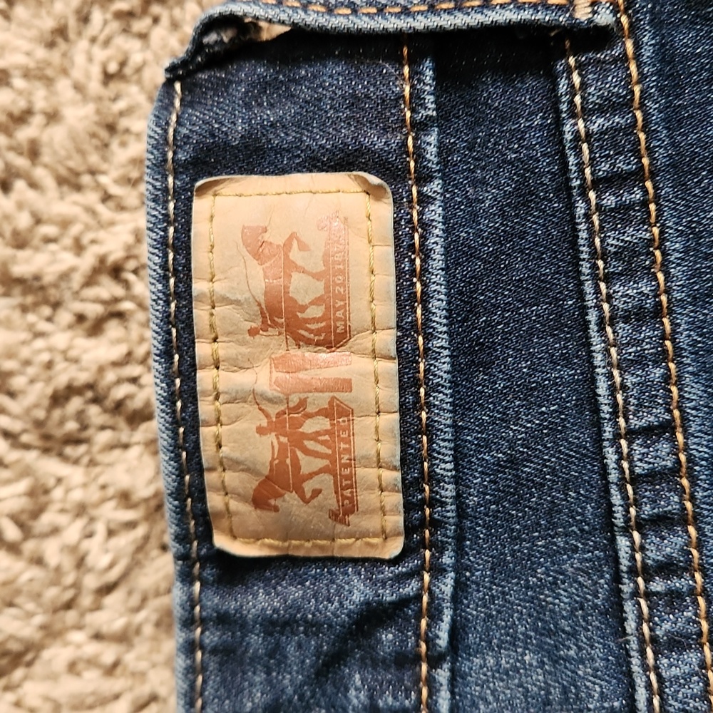 Levi's Mid-Rise Skinny Jeans - Picture 8 of 8